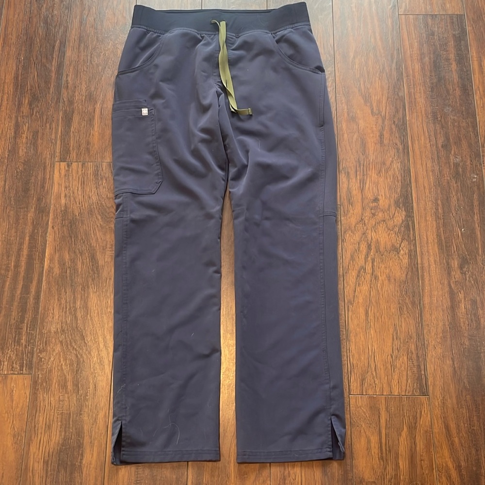 Figs Women’s Cargo Scrub Pant, Midnight Blue, Size M